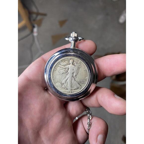 Men\'s Pocket Watch Half Dollar JAMES MICHAEL Great Condition New Without Box .